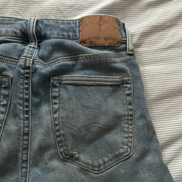 28x30 american eagle slim distressed jeans - Picture 3 of 4